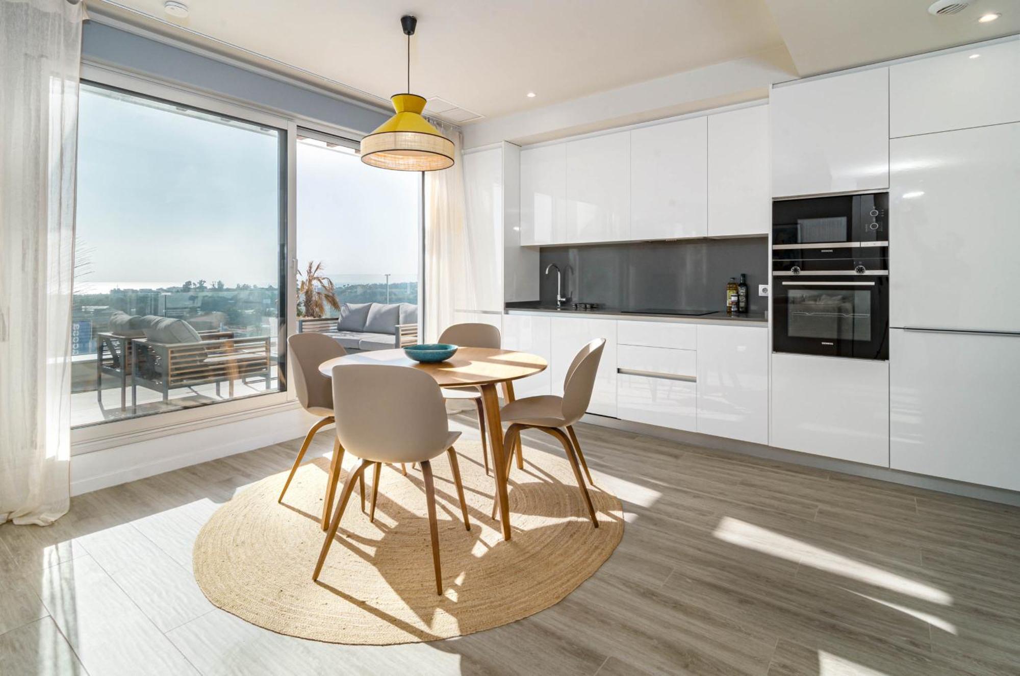 Lm362b - 2 Bedroom Penthouse With Large Sundeck * Estepona