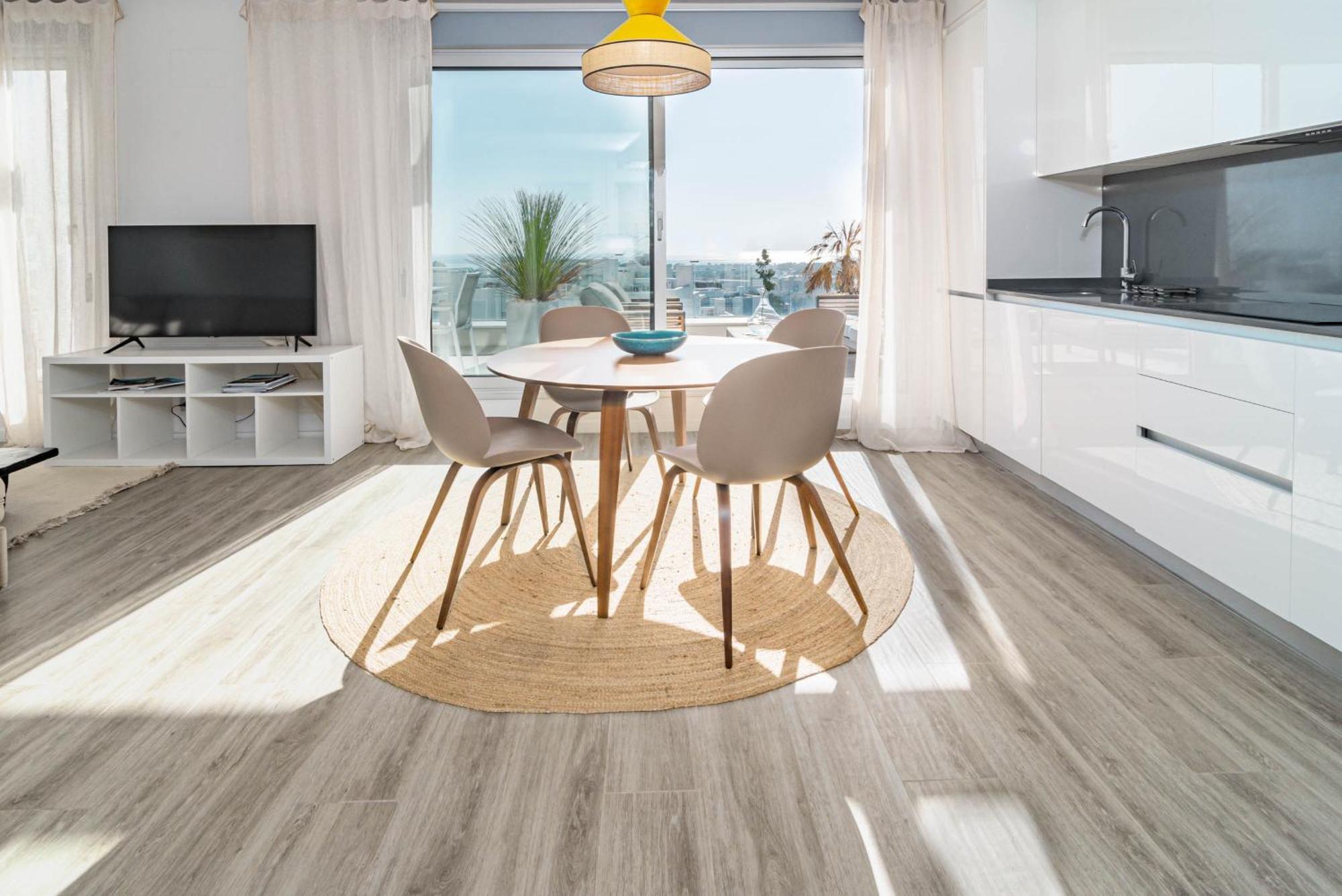 Lm362b - 2 Bedroom Penthouse With Large Sundeck Estepona
