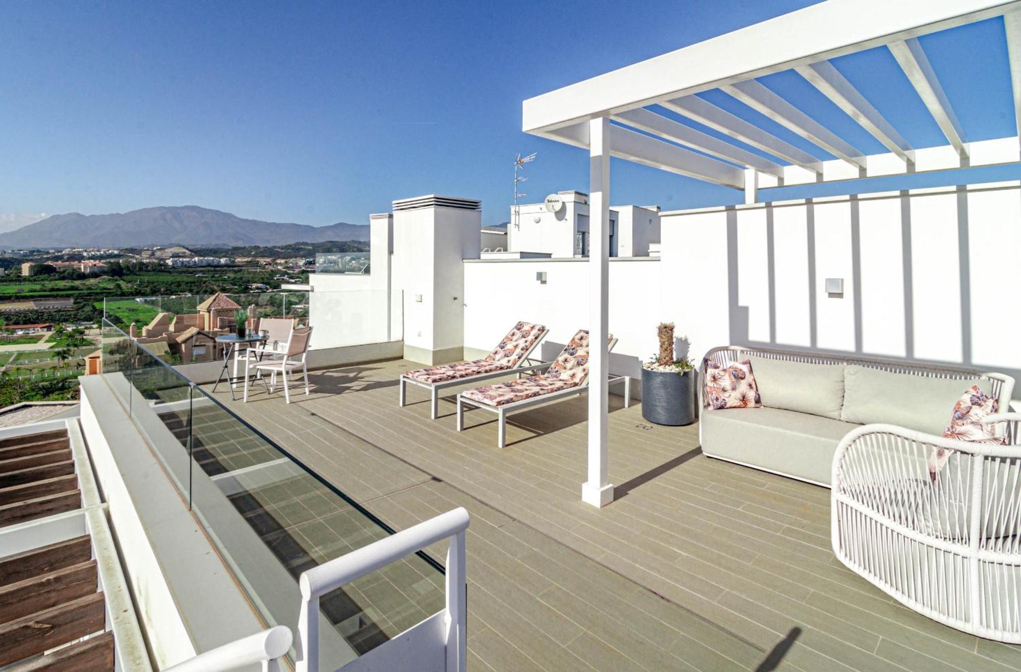 Lm362b - 2 Bedroom Penthouse With Large Sundeck Apartment