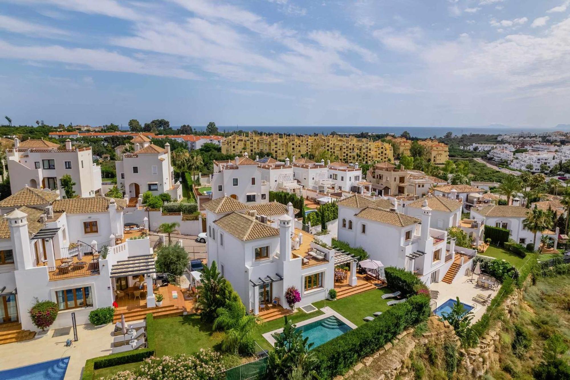 Villa Con Piscina Climatizada Y Vistas Al Golf Villa Estepona