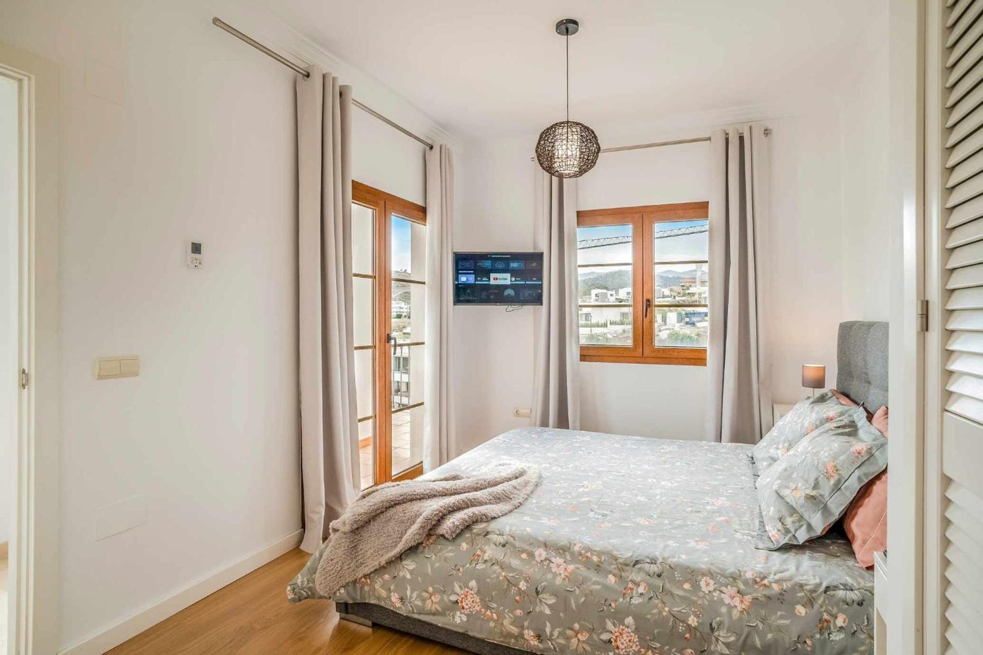 Villa Con Piscina Climatizada Y Vistas Al Golf * Estepona