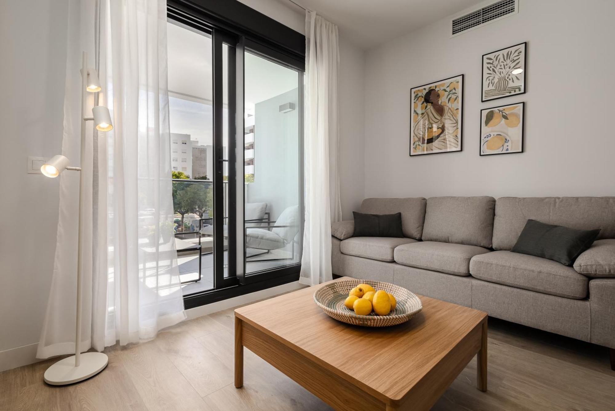 New Cozy 2-bedroom In Center *