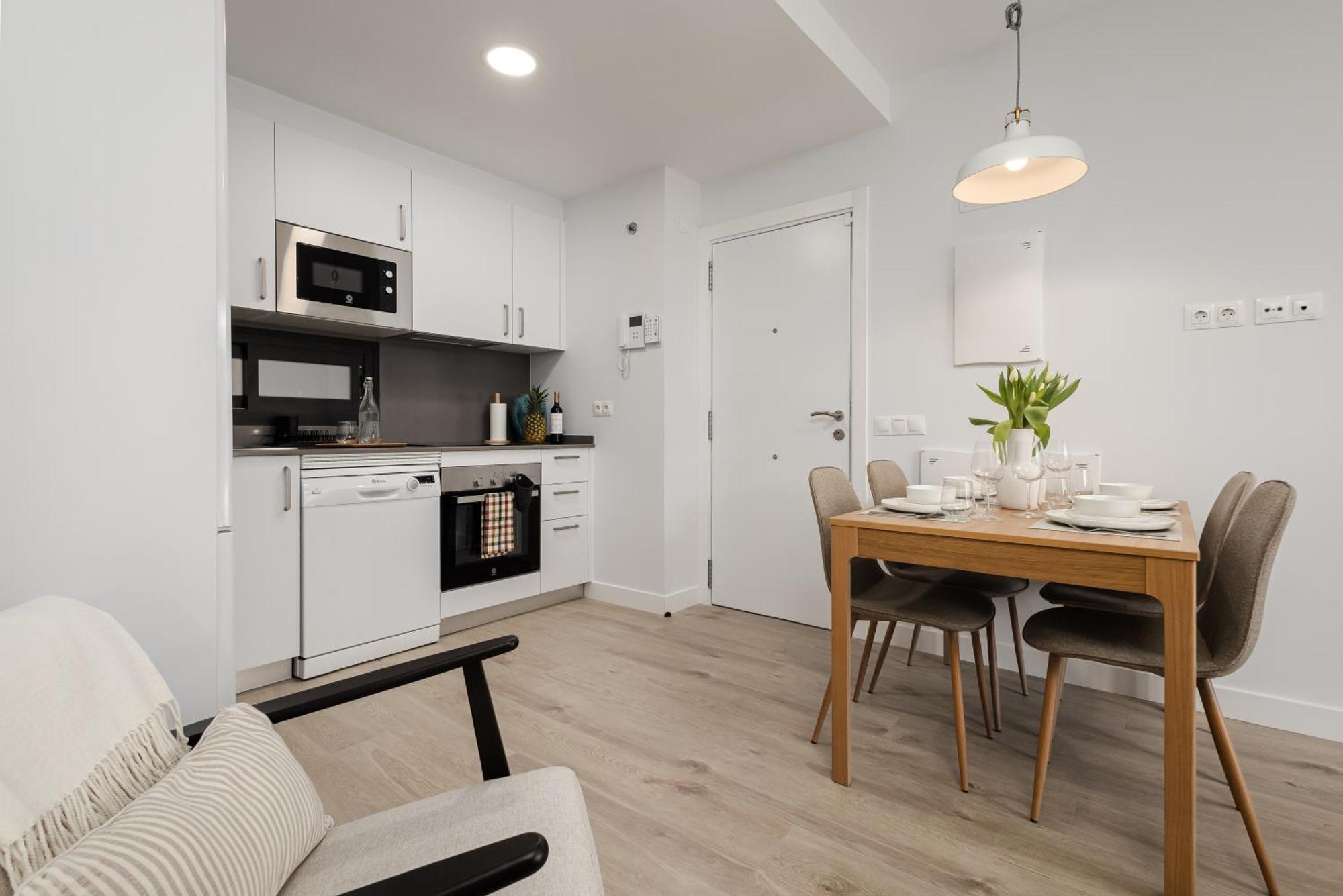 Apartment New Cozy 2-bedroom In Center Estepona