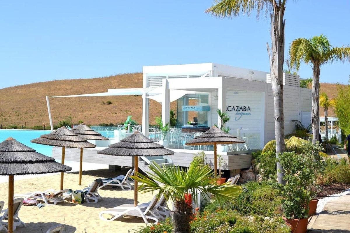 Al-704 - - Alcazaba Lagoon *