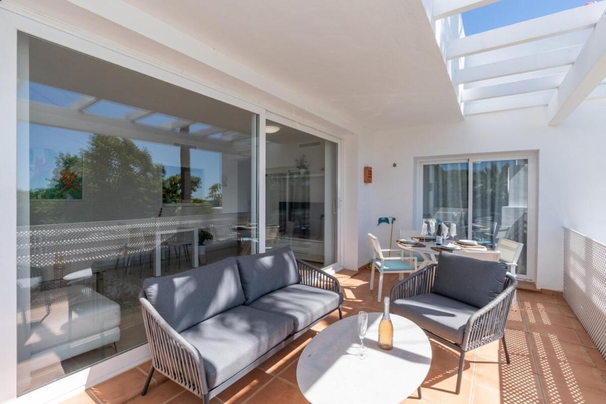 Al-114 - - Alcazaba Lagoon 2 Bed