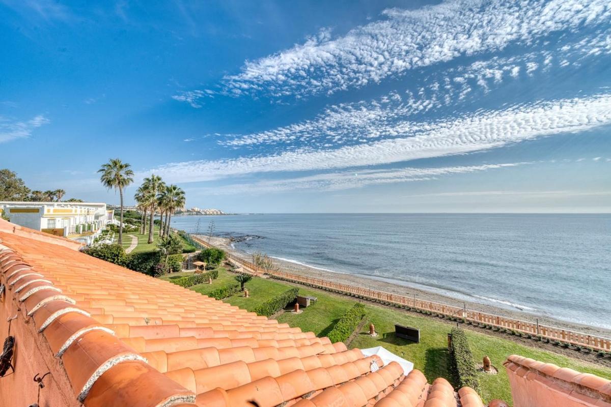Playa Azul Beachfront Townhouse Ferienhaus