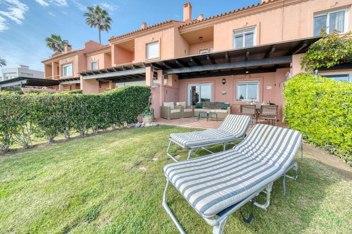 Playa Azul Beachfront Townhouse Ferienhaus