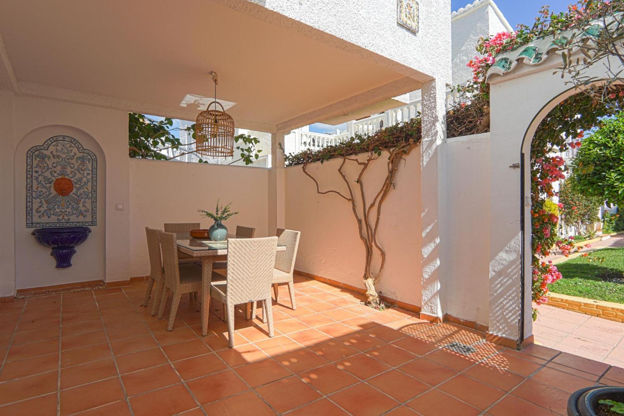 Beautiful House In Vakantiehuis Estepona