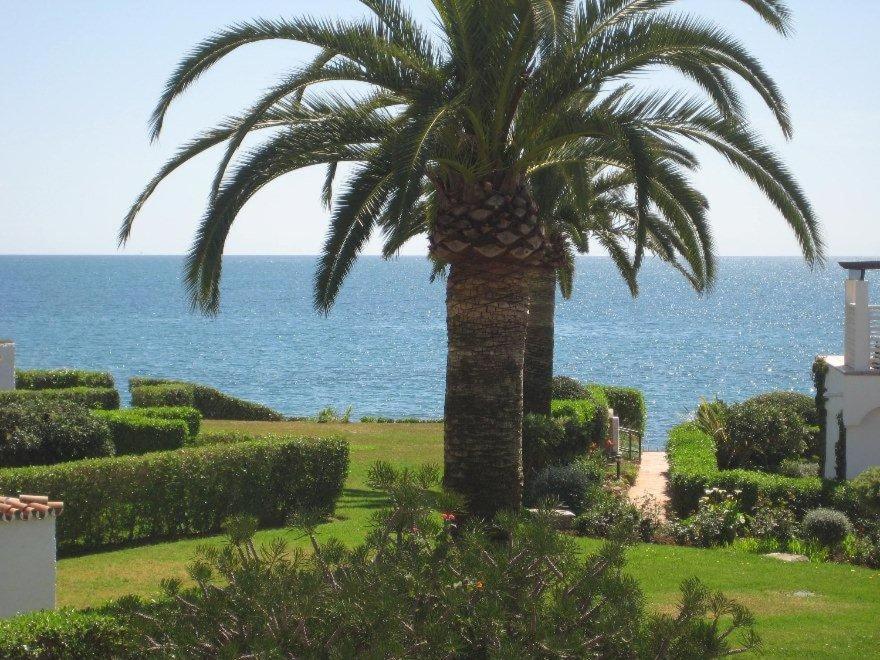 Beachfront Townhouse With Spectacular Seaview Vakantiehuis Estepona