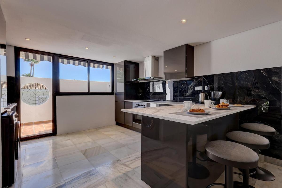 Casa de férias Three Bedroom Townhouse 100 Meters From The Beach! Estepona