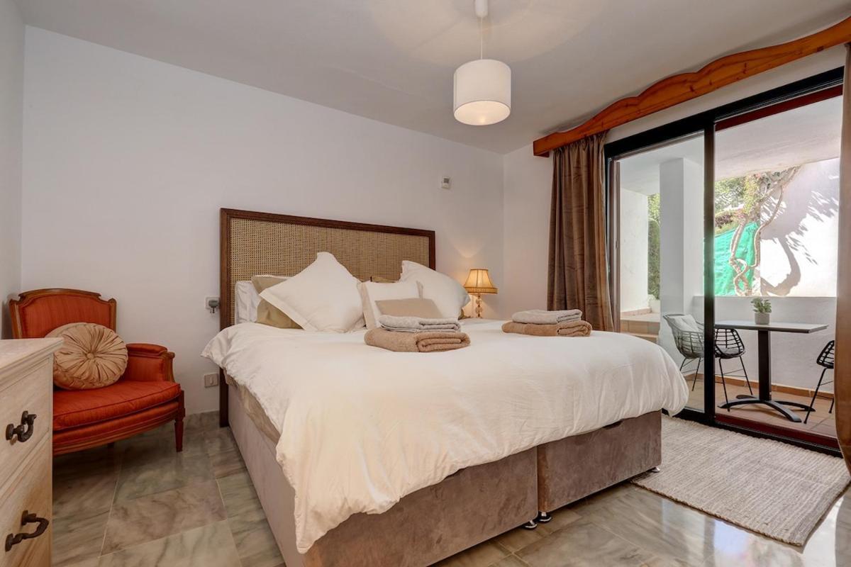 Three Bedroom Townhouse 100 Meters From The Beach! Estepona