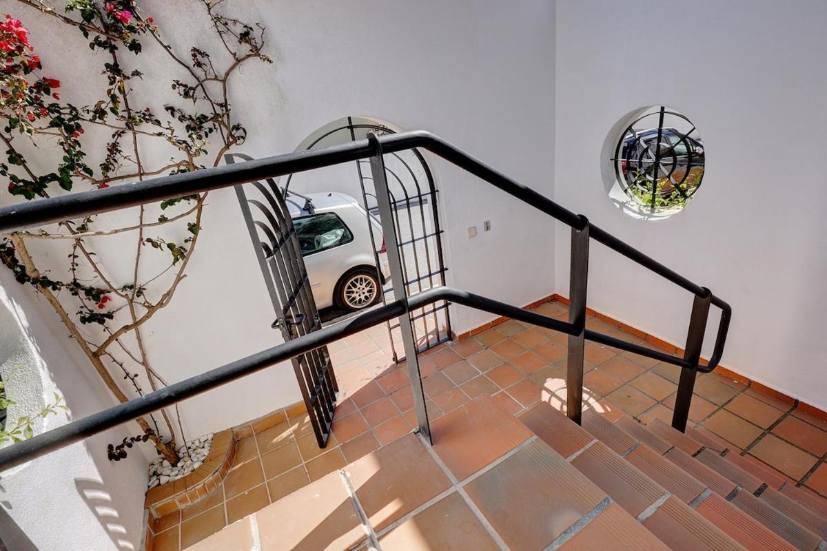 Three Bedroom Townhouse 100 Meters From The Beach! *