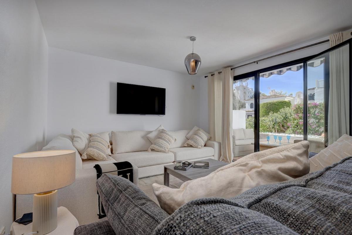 Three Bedroom Townhouse 100 Meters From The Beach! * Estepona