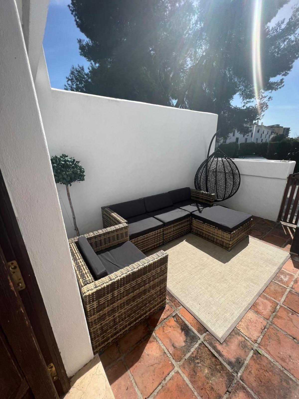 Traditional Town House With Large Pool *
