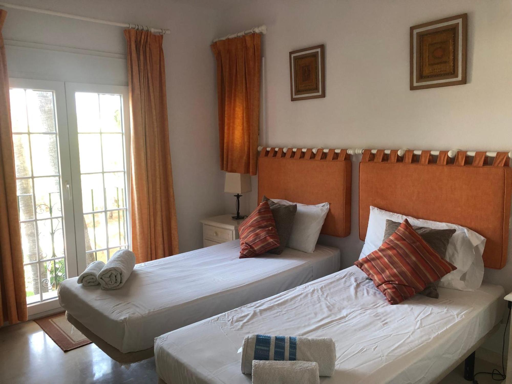1404: 2 Bed Penthouse In El Presidente Apartment Estepona