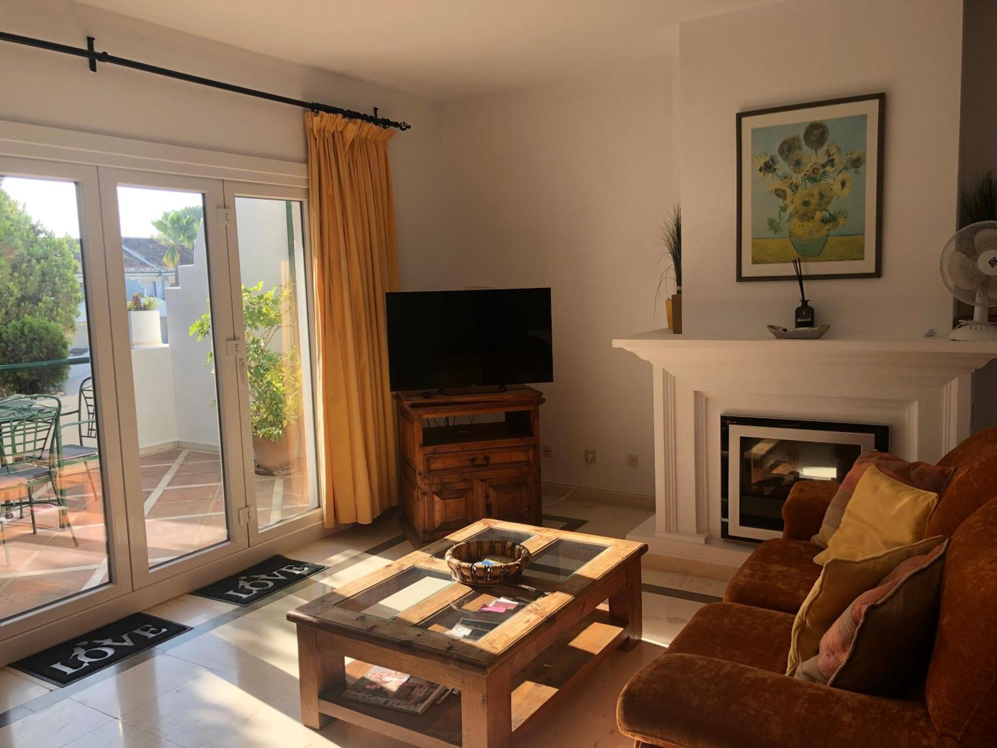 1404: 2 Bed Penthouse In El Presidente *