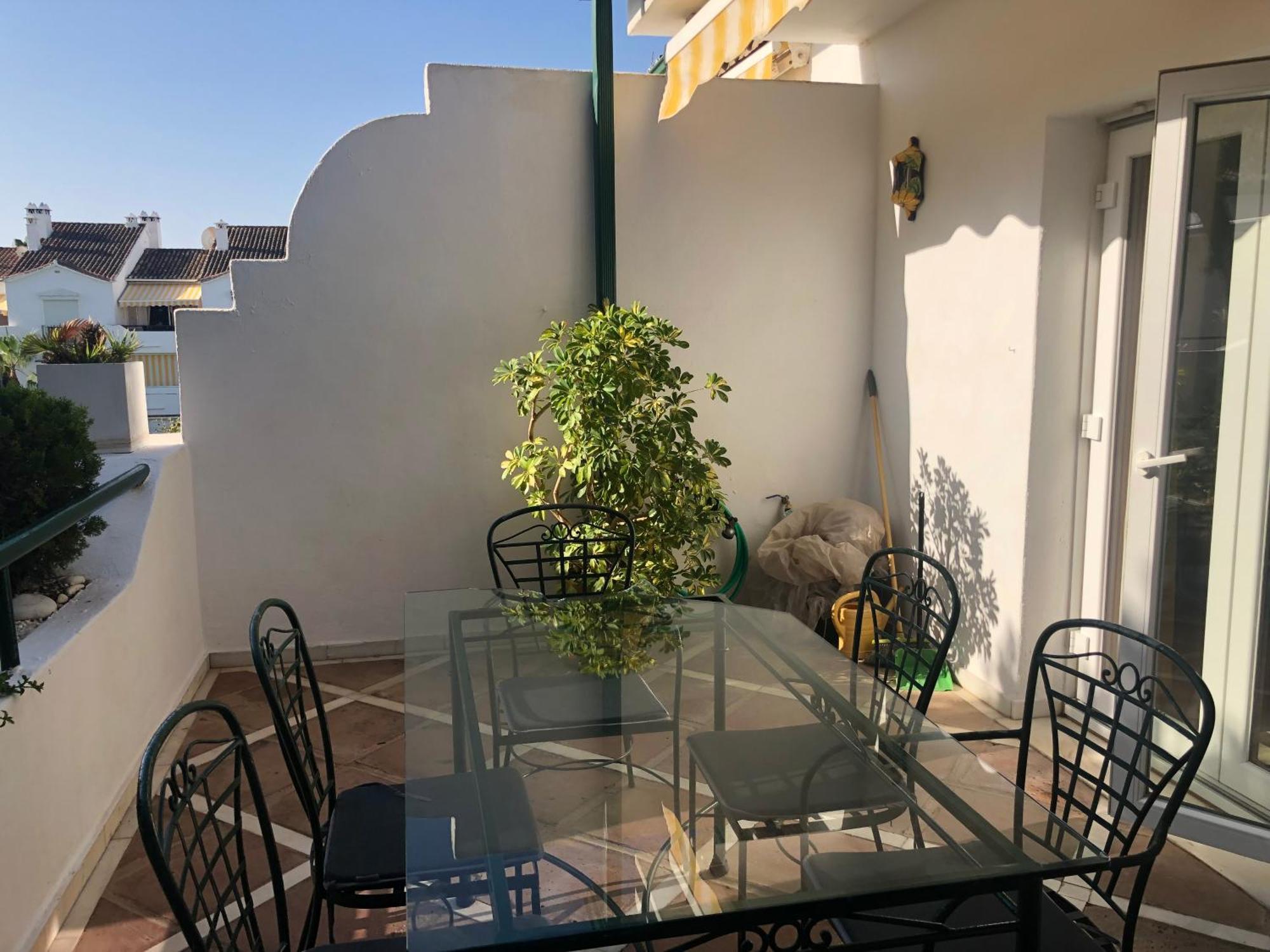 1404: 2 Bed Penthouse In El Presidente Estepona