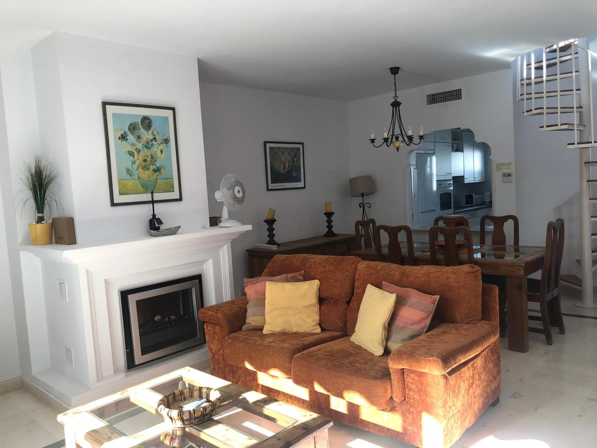 1404: 2 Bed Penthouse In El Presidente Apartment