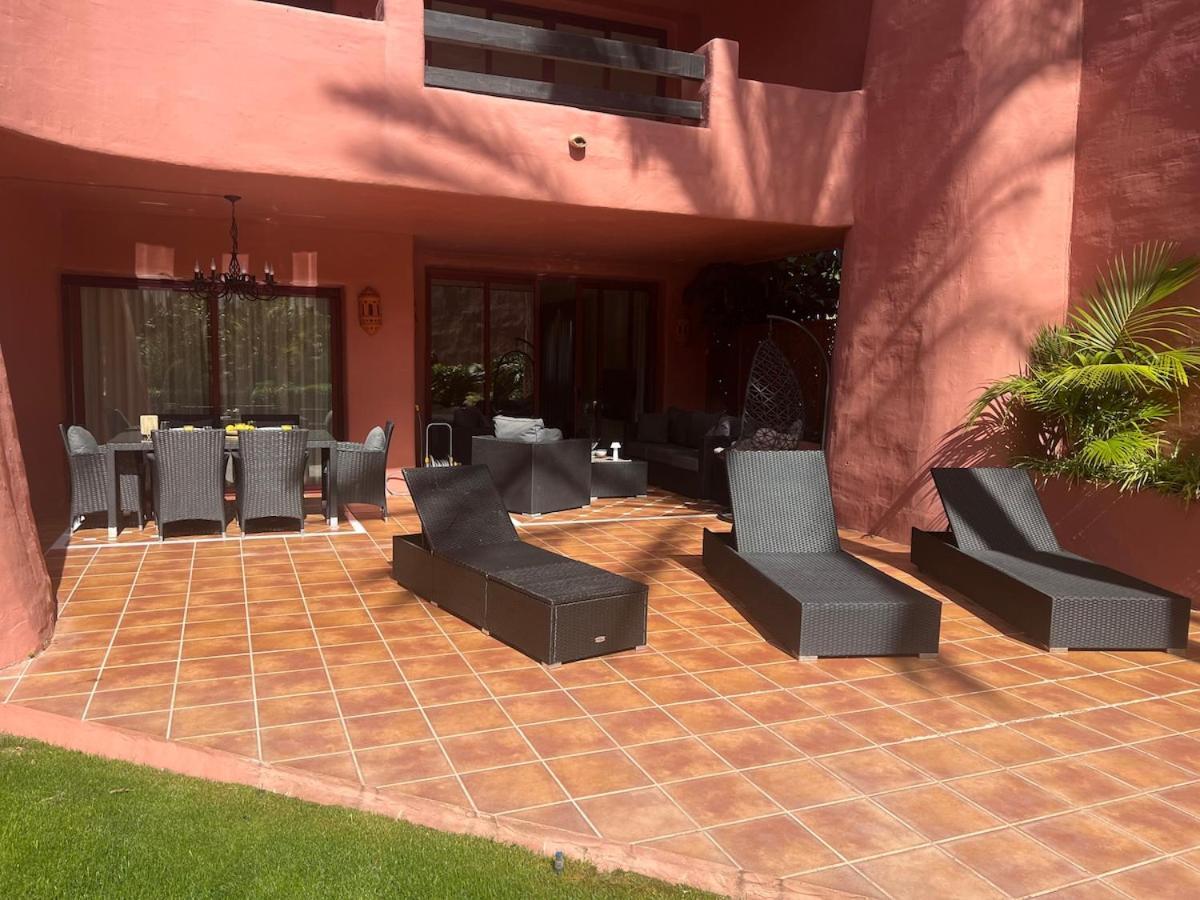 Te Huur 2 Slaapkamers Frontline Complex Apartment *