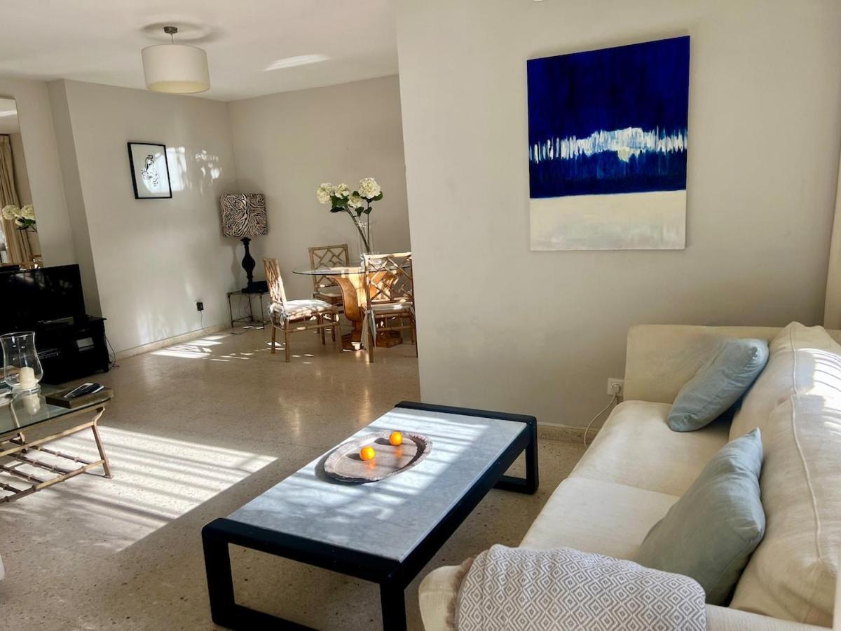Lovely Spacious 2 Bedroom Flat Between Marbella And Estepona