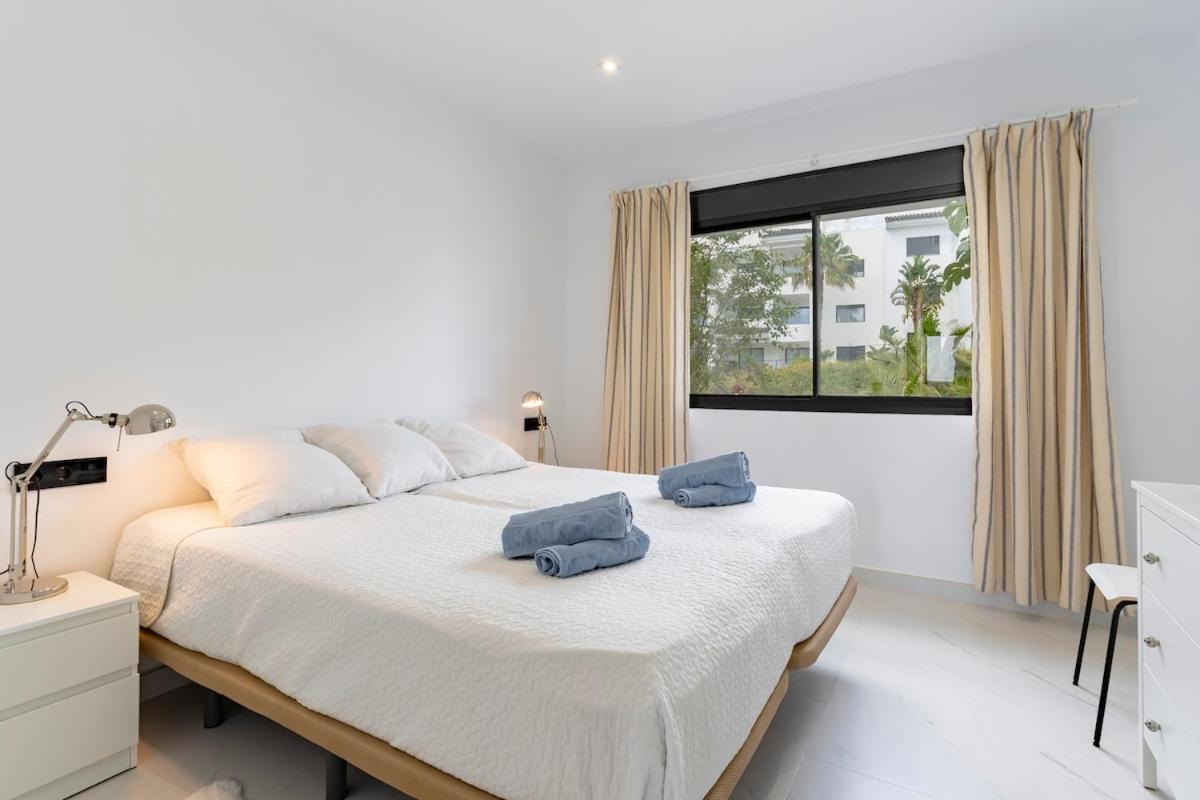 Luxury 2 Bed With Sea View Apartment Estepona