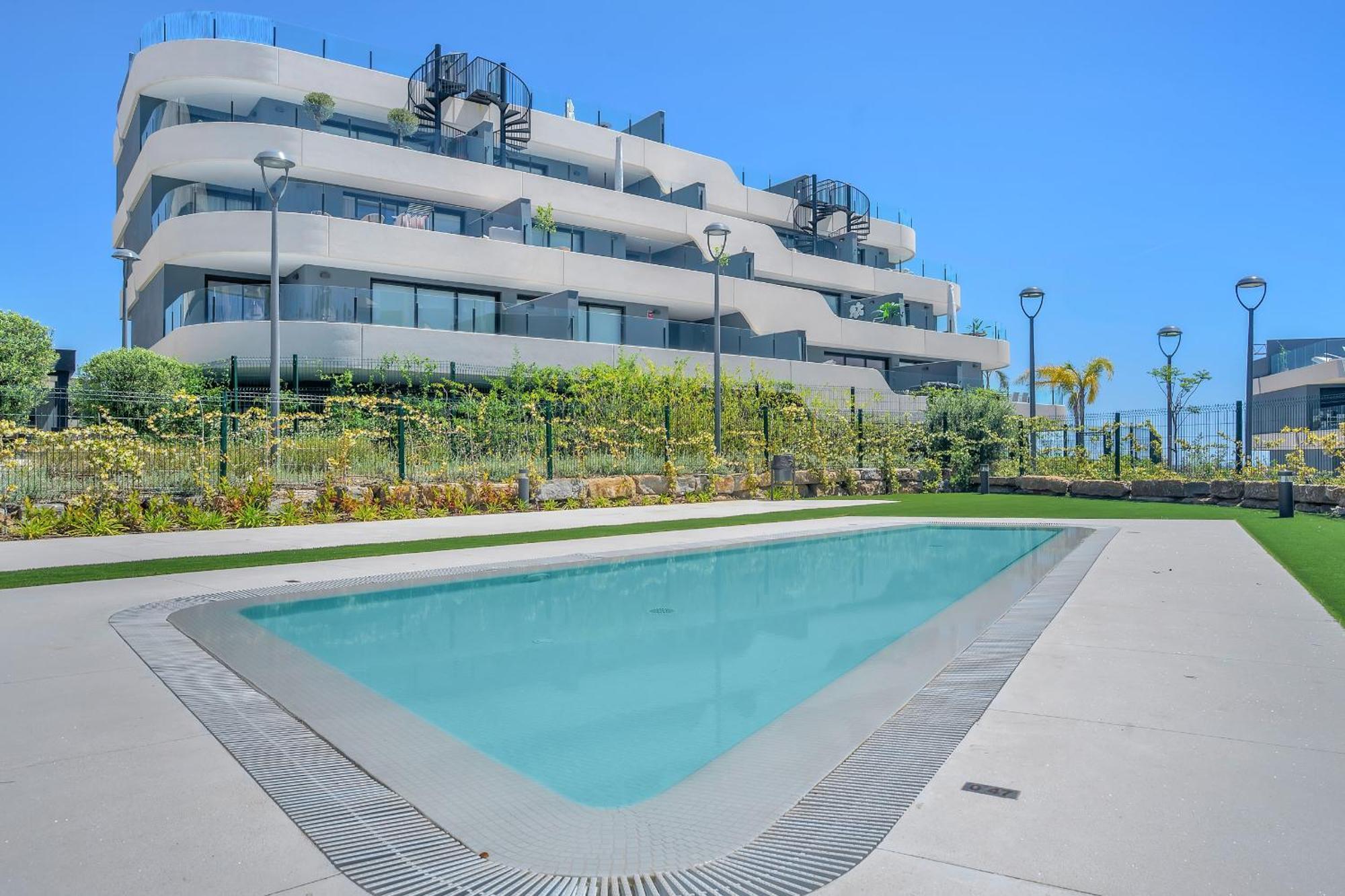 Oasis 325 * Estepona