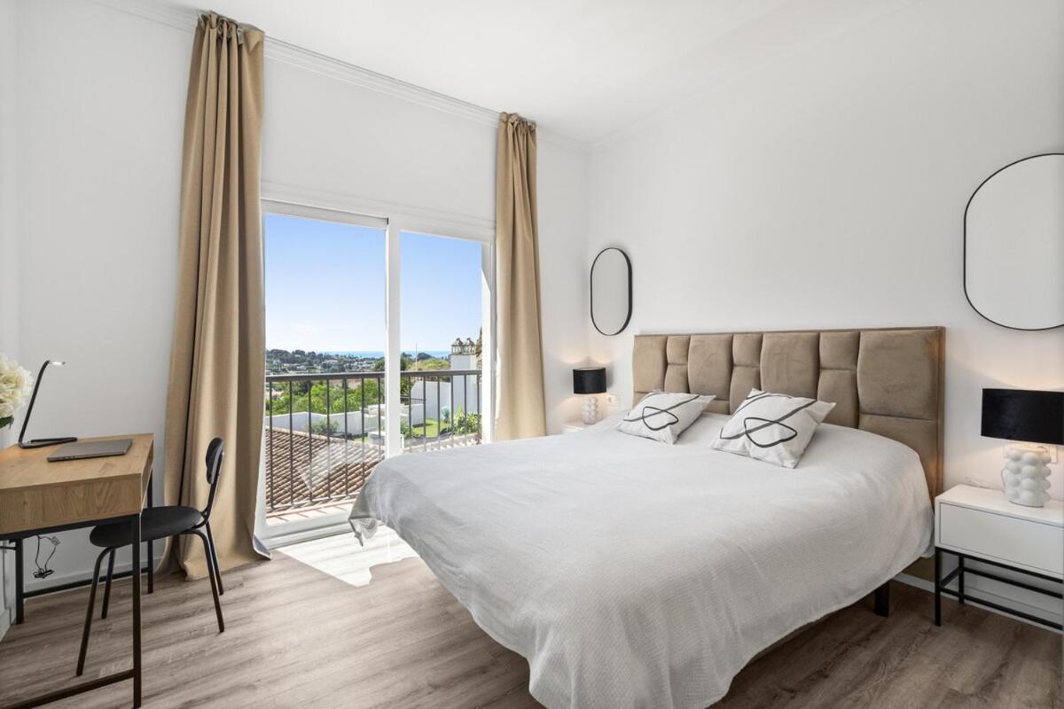 Stylish Ph With Private Rooftop & Sea Views Rdr497 Apartment Estepona