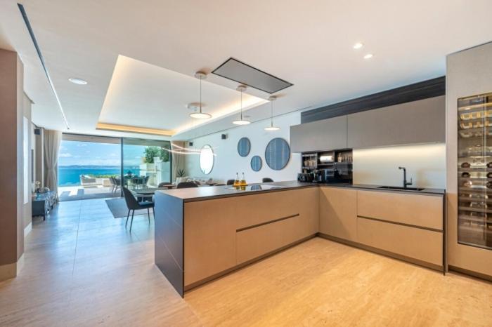 Luxury Front Line Ikkil Bay Apartment Estepona