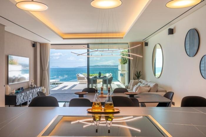 Luxury Front Line Ikkil Bay Apartment Estepona