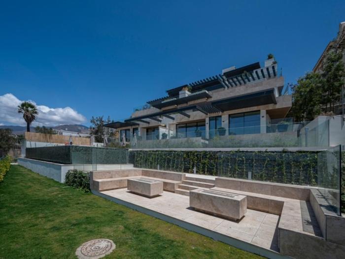 Luxury Front Line Ikkil Bay Apartment