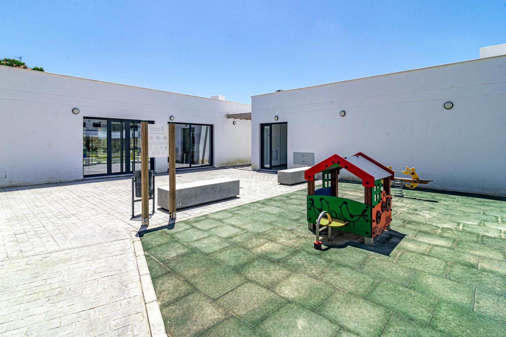 Ae2.2b - Newly Built With Big And Sunny Balcony Apartment Estepona