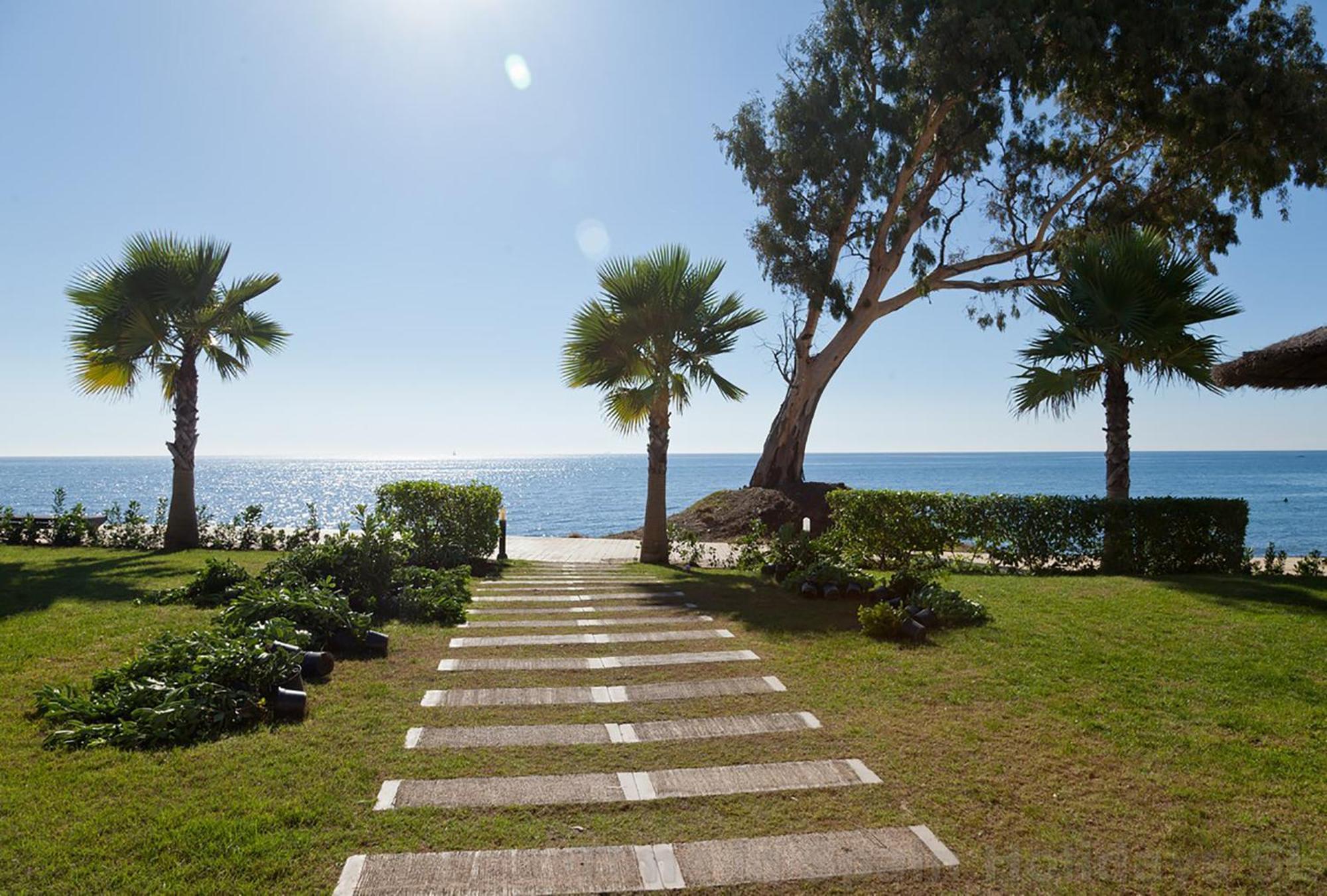 Apartment East Maewest Estepona