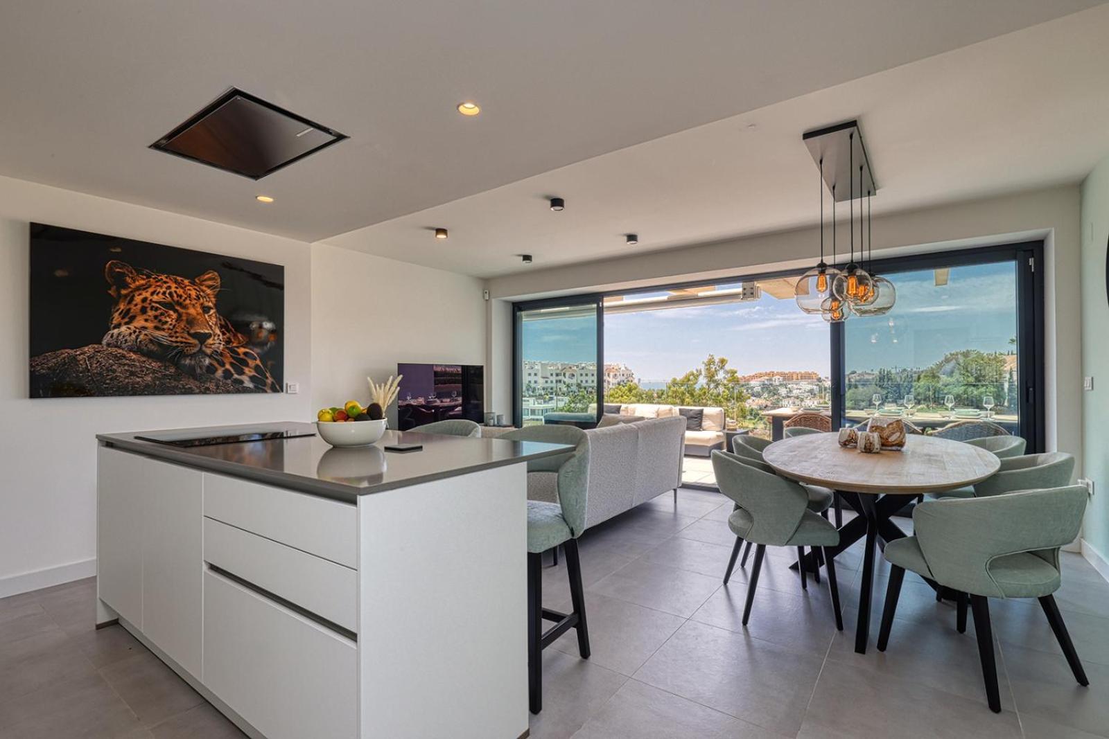 Modern Highend Oasis W/sea Views