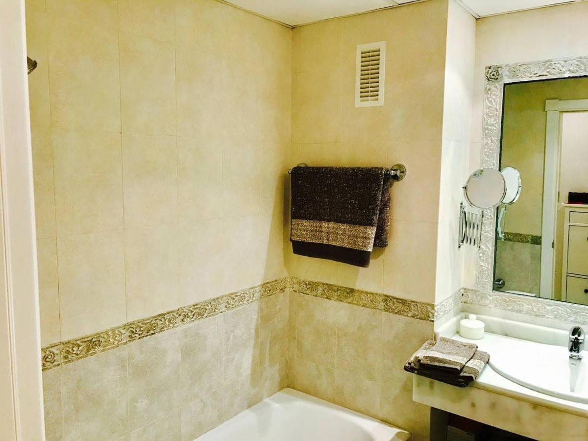 Apartment Hacienda Del Sol Deluxe Beachside *
